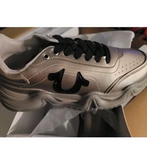 True Religion Kendrick Gold FX Shoes Brand New with Box Size